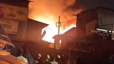 Several shops gutted in devastating fire in Kolkata; no casualties reported Several shops gutted in devastating fire in Kolkata; no casualties reported