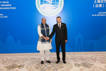 Defence Minister Rajnath Singh meets Tajikistan PM, Iran’s First Vice President in Dushanbe Defence Minister Rajnath Singh meets Tajikistan PM, Iran’s First Vice President in Dushanbe