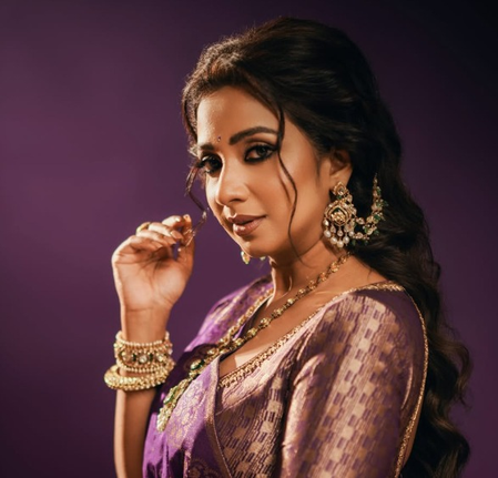 Shreya Ghoshal shares why this year’s Durga Puja performance was special Shreya Ghoshal shares why this year’s Durga Puja performance was special