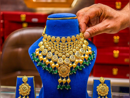 Gold above Rs 1,47,000, silver near Rs 2.10 lakh on Dussehra Gold above Rs 1,47,000, silver near Rs 2.10 lakh on Dussehra
