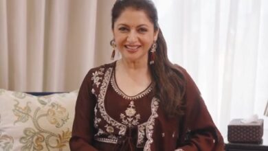Bhagyashree urges people to burn inner evils along with Ravan this Dussehra