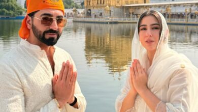 Sara Ali Khan seeks blessings at the Golden Temple with ‘Udta Teer’ co-star Ayushmann Khurrana Sara Ali Khan seeks blessings at the Golden Temple with ‘Udta Teer’ co-star Ayushmann Khurrana