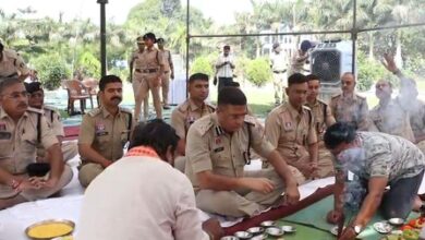 Police perform ‘Shastra Pooja’ in Durg, Mumbai on Vijayadashami