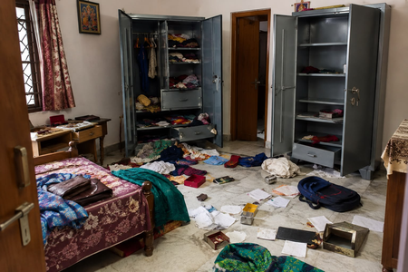 Jharkhand: Jewellery worth Rs 12 Lakh, Rs 1.5 Lakh cash stolen from locked house in Jamshedpur Jharkhand: Jewellery worth Rs 12 Lakh, Rs 1.5 Lakh cash stolen from locked house in Jamshedpur