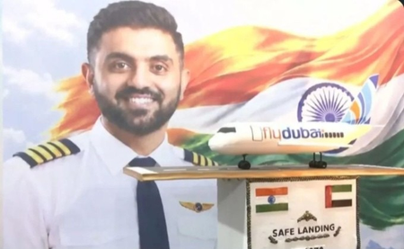 Mysuru Dasara cake exhibition honours Indian pilot Captain Smit Machchhar for saving 174 lives