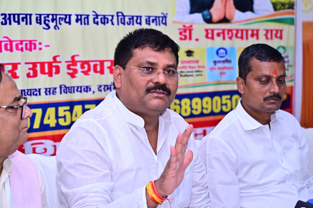 Umesh Kushwaha targets Lalu Prasad Yadav over ‘Charwaha Vidyalaya’ concept Umesh Kushwaha targets Lalu Prasad Yadav over ‘Charwaha Vidyalaya’ concept