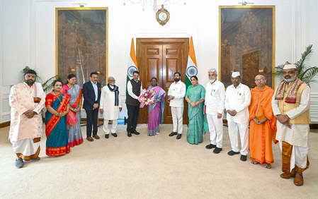 Maha govt invites Prez Murmu to Simhastha Kumbh Mela flag hoisting Maha govt invites Prez Murmu to Simhastha Kumbh Mela flag hoisting