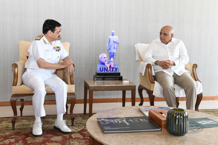 Gujarat CM meets Western Naval Command chief, discusses security of state’s coastline Gujarat CM meets Western Naval Command chief, discusses security of state’s coastline