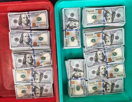 CISF seizes foreign currency worth Rs 1.13 crore at Kolkata airport CISF seizes foreign currency worth Rs 1.13 crore at Kolkata airport