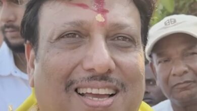 Govinda celebrates Dussehra at Jagannath Temple, offers prayers for his children