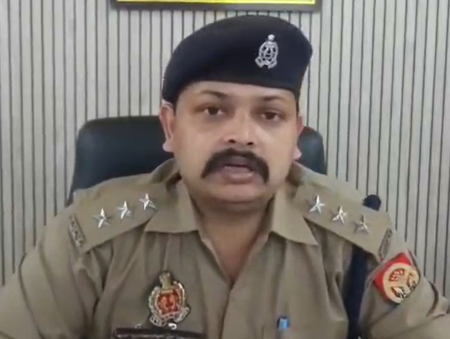 UP man dragged for 1.5 km on car roof with hands trapped in window glass; dies UP man dragged for 1.5 km on car roof with hands trapped in window glass; dies