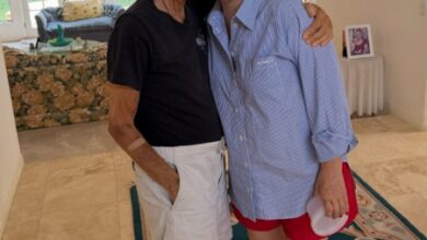 Alicia Silverstone celebrates father’s 93rd birthday, shares heartwarming moments with him