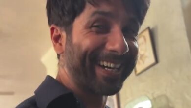 Shahid Kapoor ‘promptly breaks out of character’ after wrapping up ‘Farzi 2’ shoot Shahid Kapoor ‘promptly breaks out of character’ after wrapping up ‘Farzi 2’ shoot
