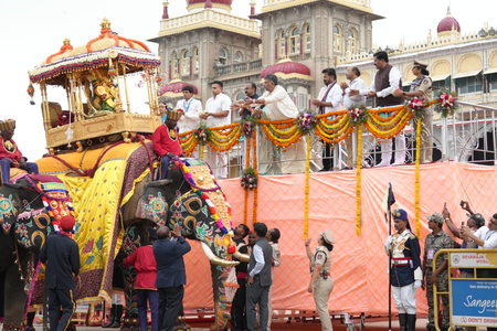 Grand Mysuru Dasara celebrations appreciated by other state CMs; sugarcane growers’ meeting in Belagavi on October 26: Karnataka CM Shivakumar Grand Mysuru Dasara celebrations appreciated by other state CMs; sugarcane growers’ meeting in Belagavi on October 26: Karnataka CM Shivakumar