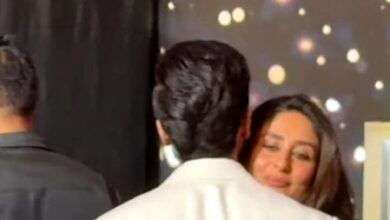 Exes Kareena Kapoor & Shahid Kapoor hug each other during IIFA press conference
