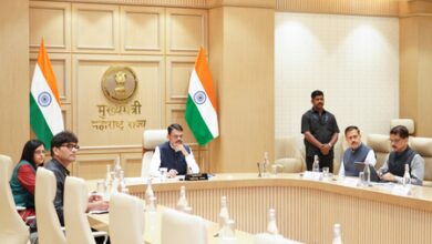 Focus on building economically viable water projects: Maha CM tells World Bank Focus on building economically viable water projects: Maha CM tells World Bank