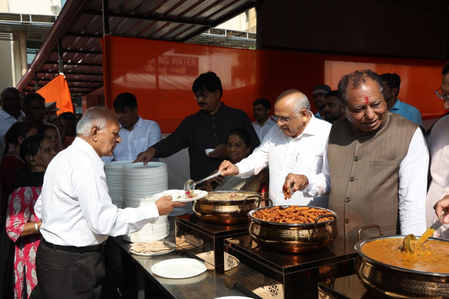 Gujarat CM distributes fruits to patients, ration kits to Anganwadi families Gujarat CM distributes fruits to patients, ration kits to Anganwadi families