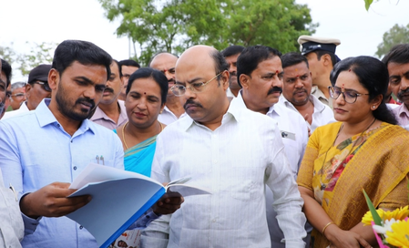Video indicates involvement of our own party leaders: Minister Yathindra on sting Op targeting father Siddaramaiah Video indicates involvement of our own party leaders: Minister Yathindra on sting Op targeting father Siddaramaiah
