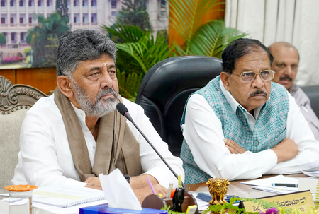 K’taka govt monitoring safety of Kannadigas in Saudi Arabia amid flight disruptions: Parameshwara K’taka govt monitoring safety of Kannadigas in Saudi Arabia amid flight disruptions: Parameshwara