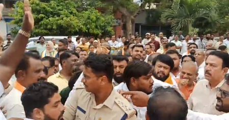 YSRCP alleges police assault on former Andhra minister Rajini, seeks SEC’s intervention YSRCP alleges police assault on former Andhra minister Rajini, seeks SEC’s intervention