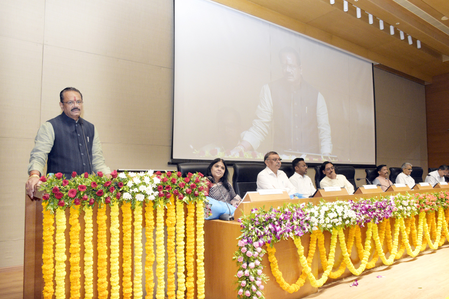 Gujarat plans solar rooftops at 800 govt offices, eyes Rs 2.5 crore in annual savings Gujarat plans solar rooftops at 800 govt offices, eyes Rs 2.5 crore in annual savings