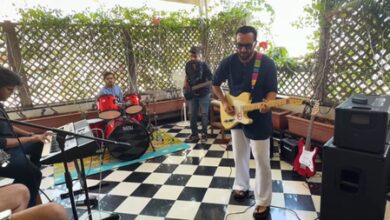 Saif Ali Khan plays electric guitar, sets up mini band show in balcony