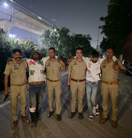Ghaziabad: Police engage in encounter with fraud, robbery suspects; two arrested Ghaziabad: Police engage in encounter with fraud, robbery suspects; two arrested