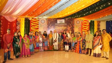 Indian diaspora organises Dandiya and Garba night in Dhaka Indian diaspora organises Dandiya and Garba night in Dhaka