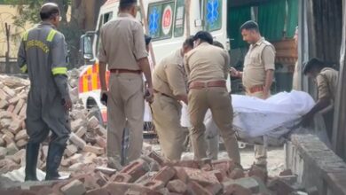 One dead after massive fire engulfs several food shops in Noida One dead after massive fire engulfs several food shops in Noida