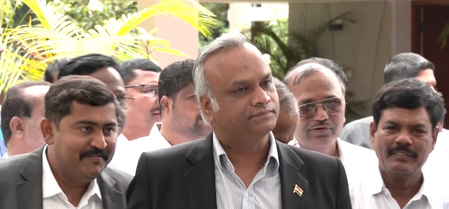 K’taka Minister defends Raihan Vadra, slams BJP over ‘soft launch’ remark K’taka Minister defends Raihan Vadra, slams BJP over ‘soft launch’ remark