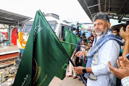 Shivakumar gives green signal to Golden Chariot special train in K’taka Shivakumar gives green signal to Golden Chariot special train in K’taka