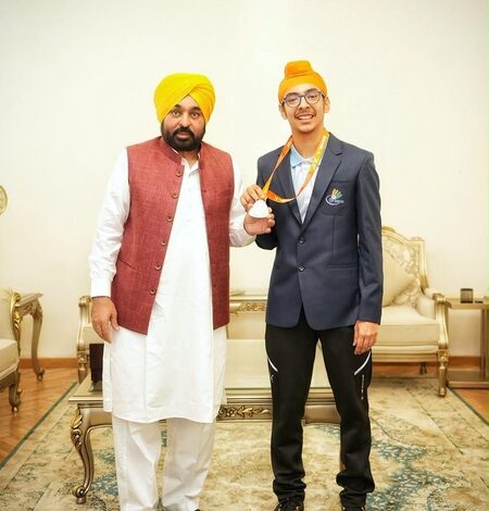 Punjab CM Mann congratulates Jagsher Singh on BWF Junior Worlds bronze