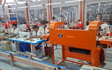 PM Modi inaugurates Rs 150 crore textile plant in Varanasi, woman staff get emotional on meeting him PM Modi inaugurates Rs 150 crore textile plant in Varanasi, woman staff get emotional on meeting him