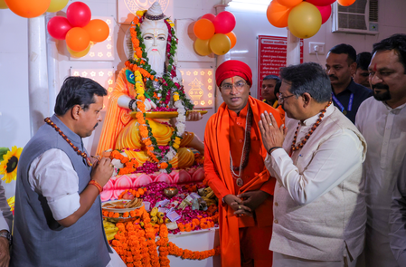 Delhi: Nitin Nabin pays obeisance at Valmiki Ashram, attacks Cong over remarks against PM Modi Delhi: Nitin Nabin pays obeisance at Valmiki Ashram, attacks Cong over remarks against PM Modi