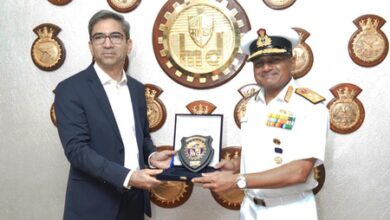 Navy Chief visits MDL; discusses preparedness for forthcoming projects