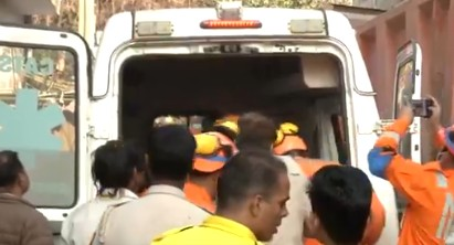 Father, son die after building slabs collapse in Delhi’s Harsh Vihar (Lead)