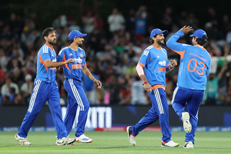 ‘Don’t chase anything; block outside noises’: Morkel backs Bhuvneshwar after underwhelming return ‘Don’t chase anything; block outside noises’: Morkel backs Bhuvneshwar after underwhelming return