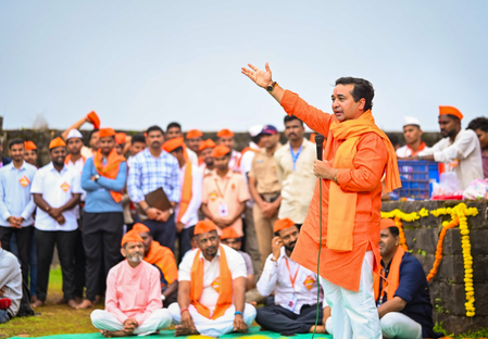 Oppn slams Maha Minister over remarks on buying products from Hindu-owned shops during Kumbh and Diwali Oppn slams Maha Minister over remarks on buying products from Hindu-owned shops during Kumbh and Diwali