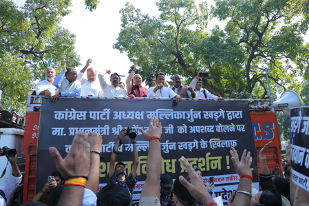 Delhi BJP protests near Kharge’s official residence over remark on PM Modi Delhi BJP protests near Kharge’s official residence over remark on PM Modi