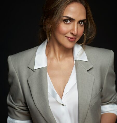 Esha Deol calls dad Dharmendra ‘a perfect husband’
