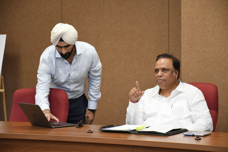 Halt construction work one day a week in Mumbai: Maha Minister to BMC