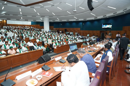 K’taka govt holds talks with sugarcane factory owners & growers; CM appeals to farmers to allow cane crushing