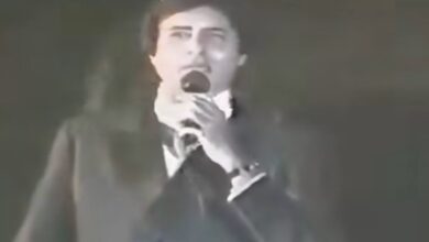 Sudesh Bhosale shares throwback video of Amitabh Bachchan, Amjad Khan sharing stage Sudesh Bhosale shares throwback video of Amitabh Bachchan, Amjad Khan sharing stage