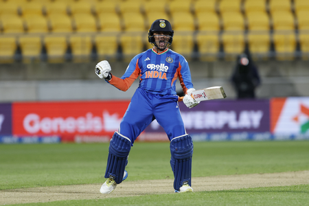 You still can’t get 50 off 12: Yuvraj teases Abhishek after Wellington blitzkrieg You still can’t get 50 off 12: Yuvraj teases Abhishek after Wellington blitzkrieg