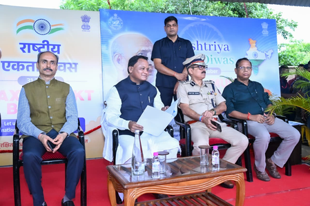 Odisha CM flags off train carrying delegates to National Unity Day parade Odisha CM flags off train carrying delegates to National Unity Day parade