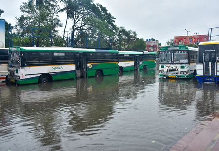 Andhra CM Naidu reviews relief, restoration works in cyclone-hit districts