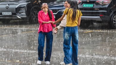 Rain likely in Delhi-NCR till Nov 1 due to Cyclone Arnab; pollution levels turn poor Rain likely in Delhi-NCR till Nov 1 due to Cyclone Arnab; pollution levels turn poor