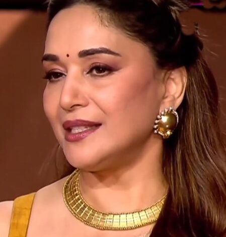 Madhuri Dixit recalls how her lifelike cutouts from ‘Prem Deewane’ fooled her friend and Aamir Khan Madhuri Dixit recalls how her lifelike cutouts from ‘Prem Deewane’ fooled her friend and Aamir Khan