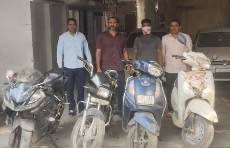 Delhi Police arrest 23-year-old auto-lifter, recover four stolen two-wheelers Delhi Police arrest 23-year-old auto-lifter, recover four stolen two-wheelers