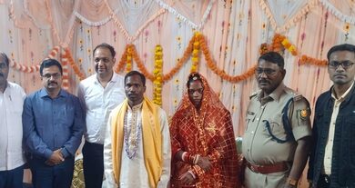 Jharkhand: Two former Naxal commanders tie knot at Hazaribagh jail Jharkhand: Two former Naxal commanders tie knot at Hazaribagh jail